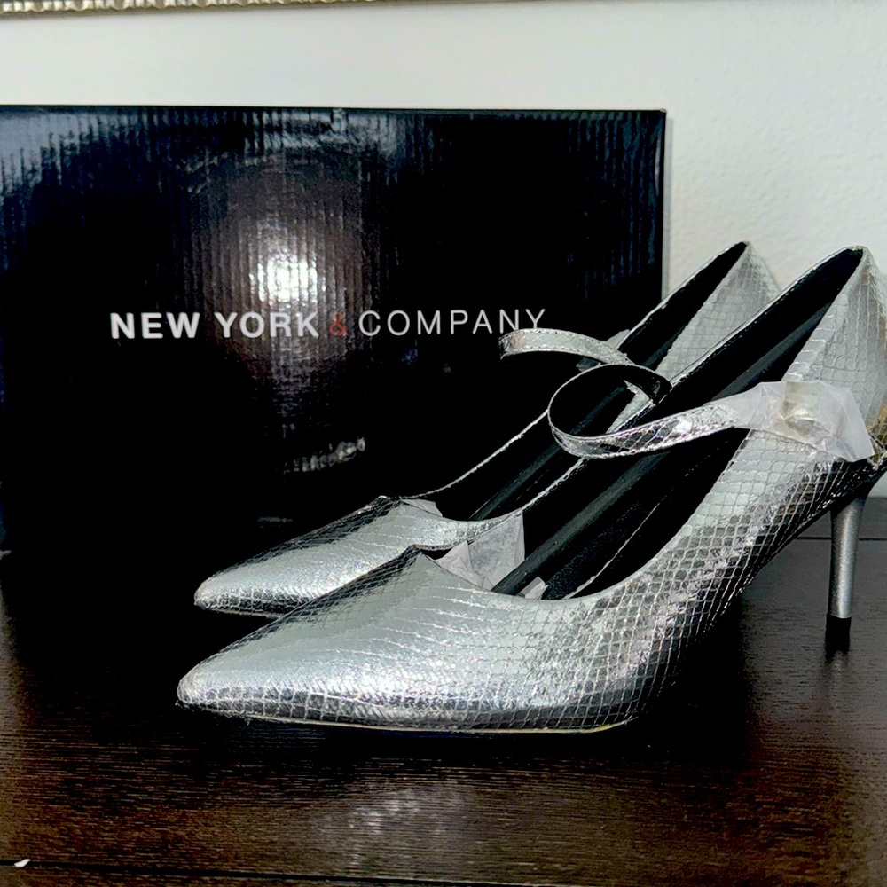 Brand New MARY JANE BELLE by NY & Company Size 7